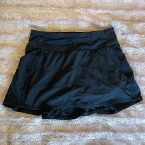 Size 2 lululemon Pace Rival Mid-Rise Skirt in black